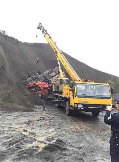 鹤山区上犹道路救援